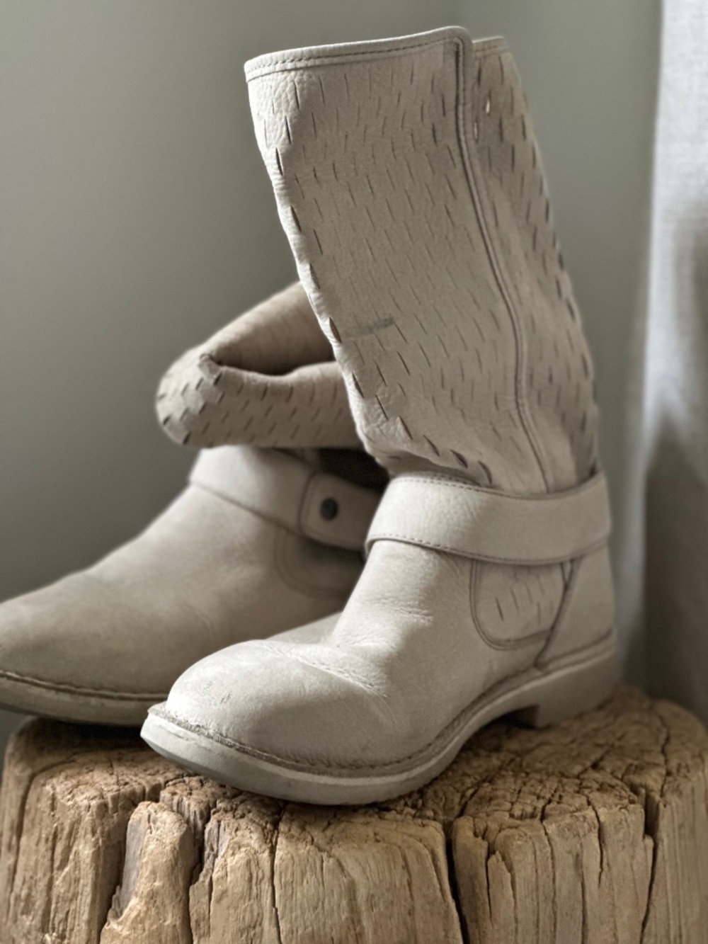 Off White Ugg Boots - Picture 3 of 6